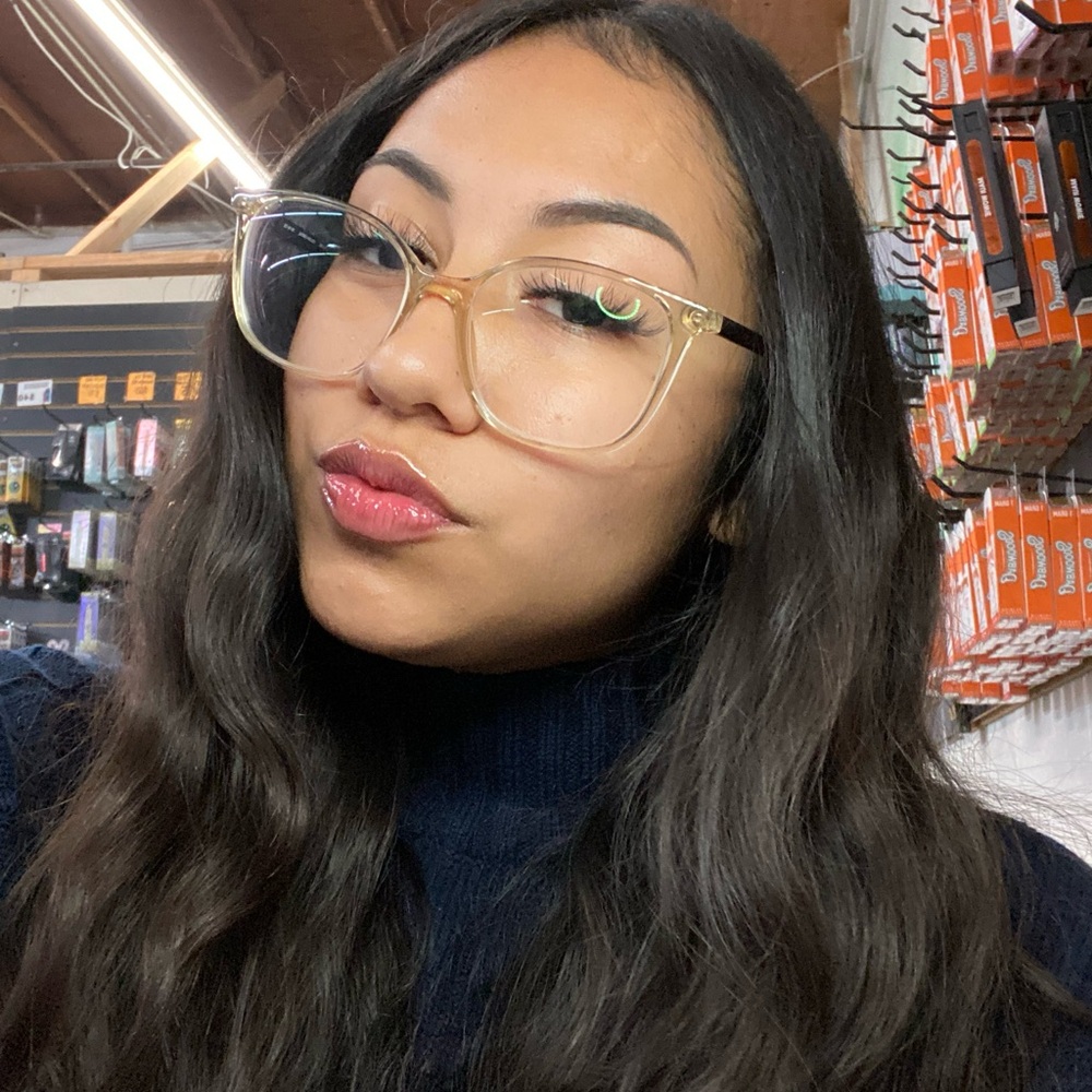 Meet your Posher, Ana
